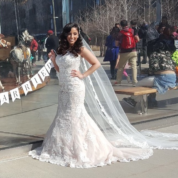 Stella York wedding dress 👰🏻 - Picture 3 of 8